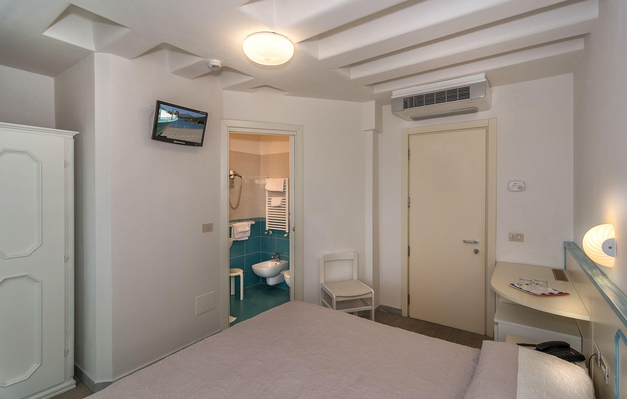 Hotel Il Caravaggio Марина-ди-Пьетрасанта Экстерьер фото
